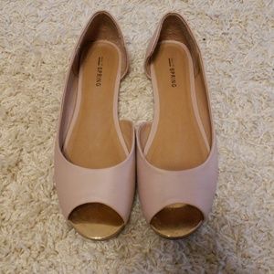 Flats. Blush color. Gold colored tip. Size 8 US